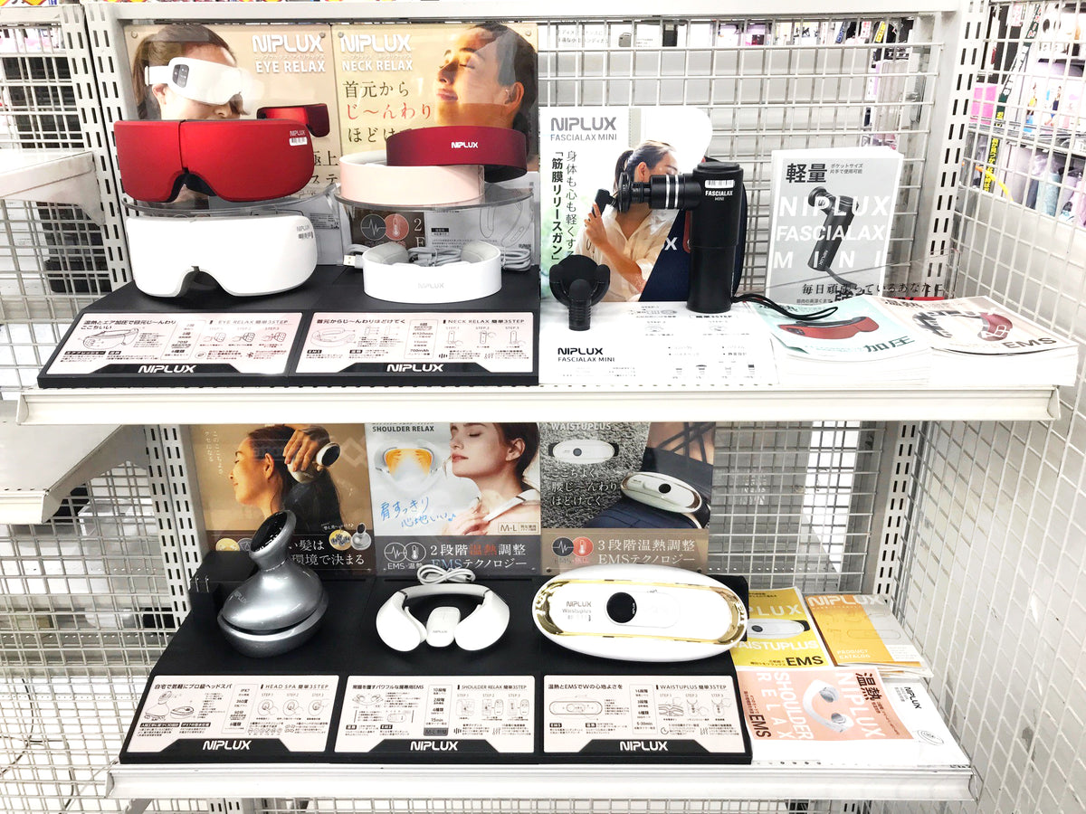 日本零售專櫃陳列多款 NIPLUX 產品、包裝及產品介紹